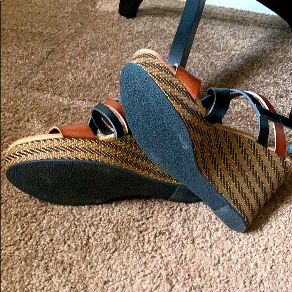 Wedge Sandals - Picture 4 of 4